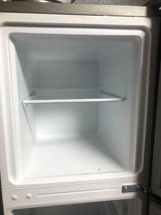 Продам холодильник новыи