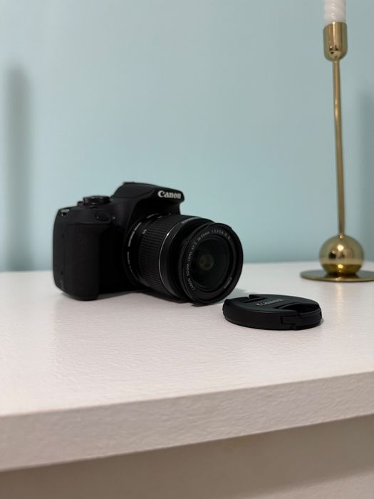 Aparat Foto DSRL Canon EOS 2000D 24.1M + Card 16GB EF-S 18-55MM III