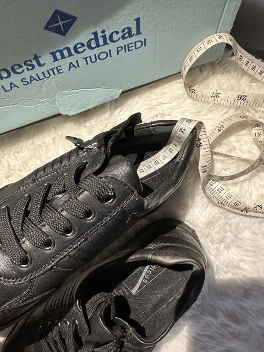 Pantofi medicinali din piele marimea 37