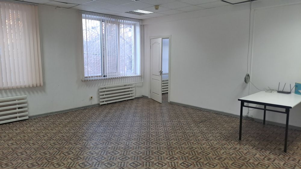 Сдам офис на первом этаже