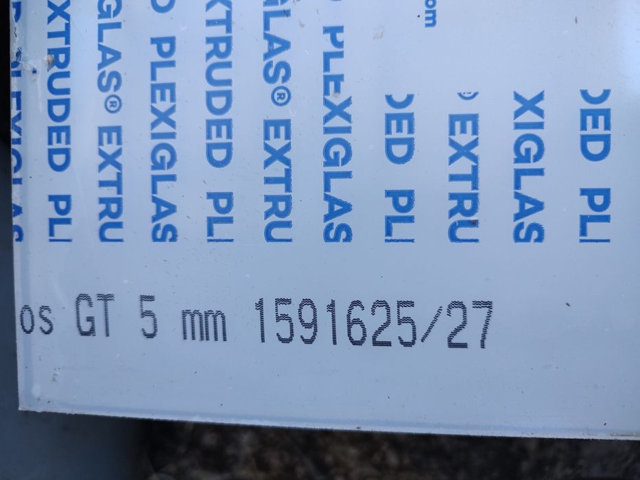 Plexiglas 5 mm  dimensiune 71,5×44,5