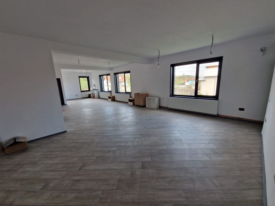 Inchiriez spatiu Bascov