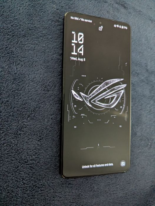 Vând Rogphone 8 pro, pentru piese