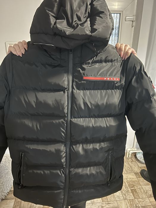 Vand geaca noua, nepurtata, pret negociabil la mai multe produse