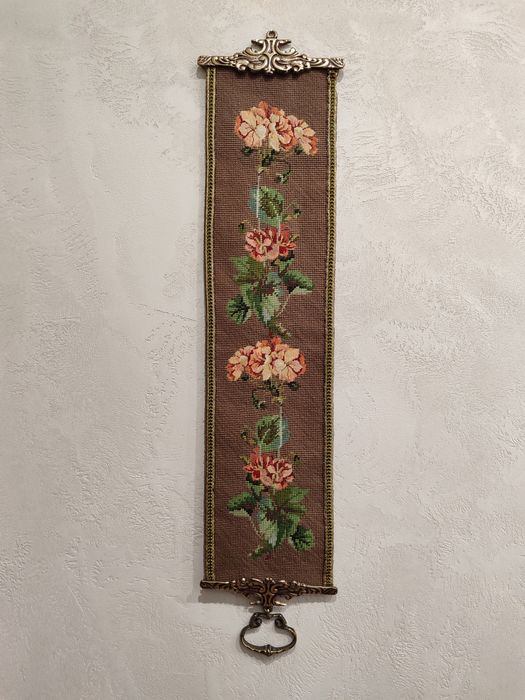 Ръчно бродиран гоблен