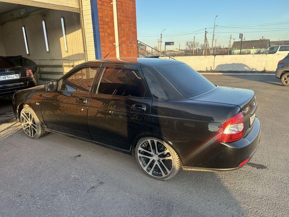 Продам Приору 2011 год