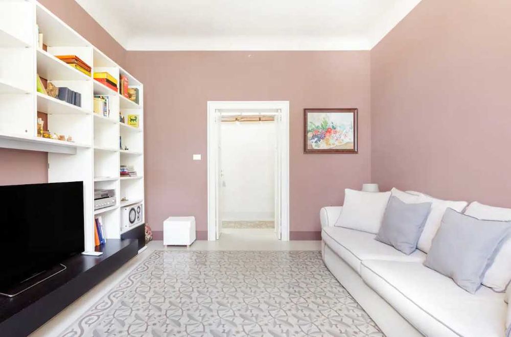 Дава се под наем Двустаен апартамент в Пловдив, Център - 65 кв.м за 300.9 € - Снимка #2