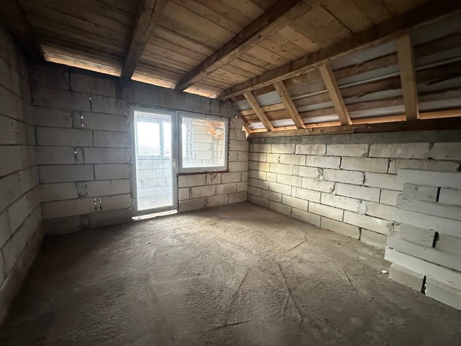 Jumătate de duplex / Duplex întreg la roșu in Săsar, Baia Mare