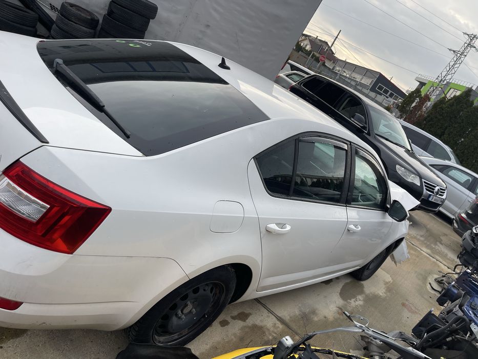 Шкода Октавия 2014 година На Части