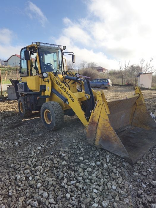 Vând buldoexcavator MACAO