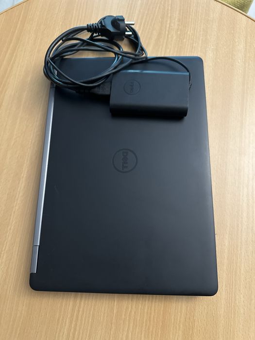 Vând urgent laptop functional  Dell-E5470