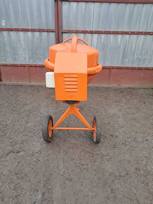 betoniera de 230 litri la 2,20 Volti