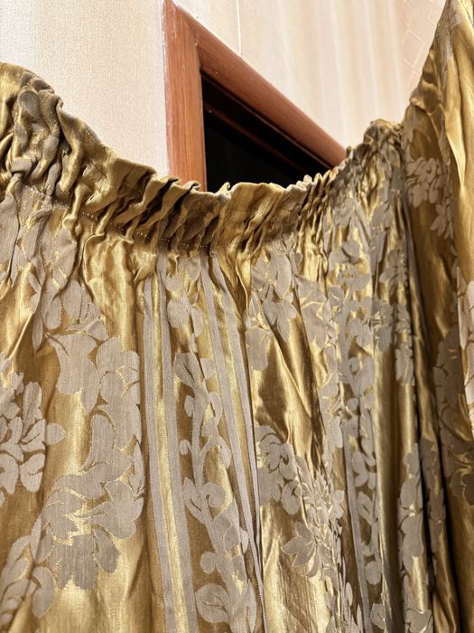 Шторы золотистого цвета