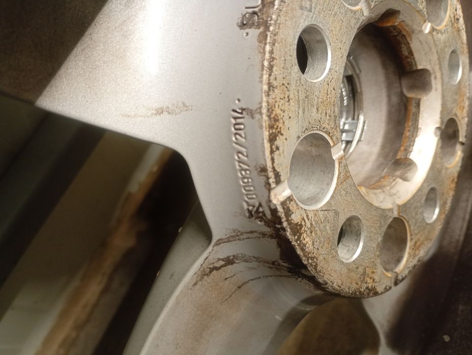 Set jante cu cauciucuri M+S , 16 inch originale Audi A4 B9