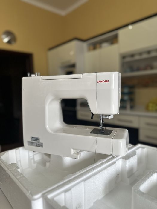 Швейная машина Janome HS1515