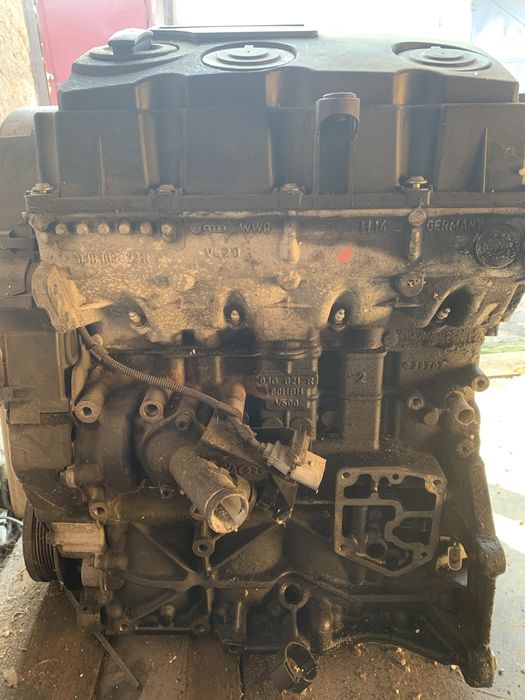Vând motor VW Passat b6 defect BMP