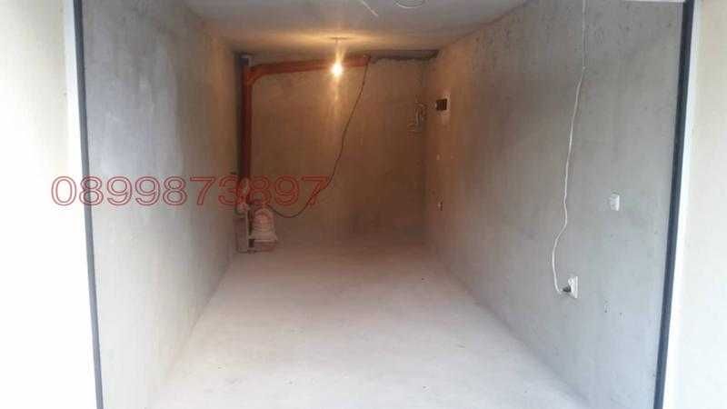 Дава се под наем Гараж / Паркомясто в Варна, Левски - 13 кв.м за 102 € - Снимка #1