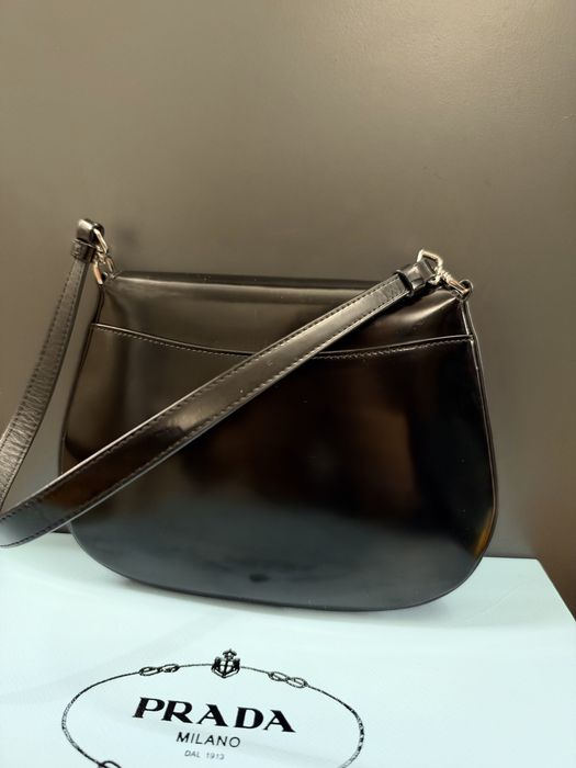 Prada Cleo чанта черна