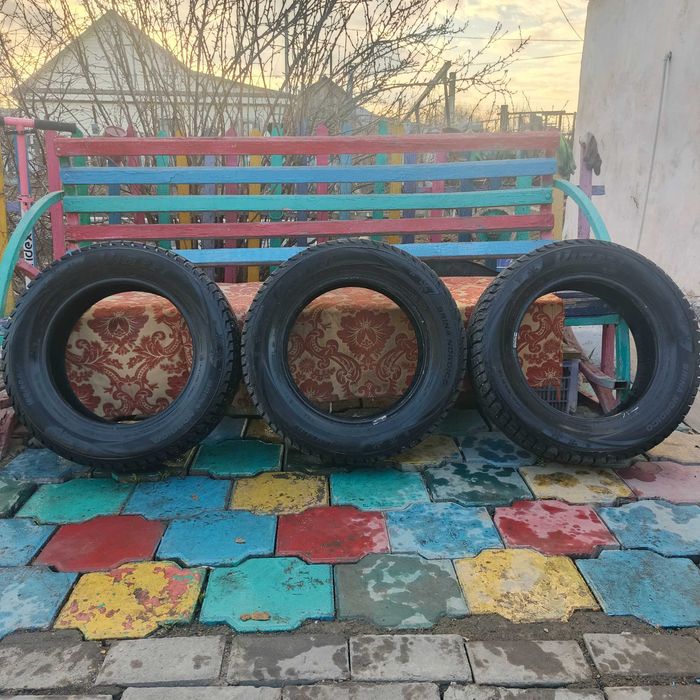 Шины зимние 3 шт.