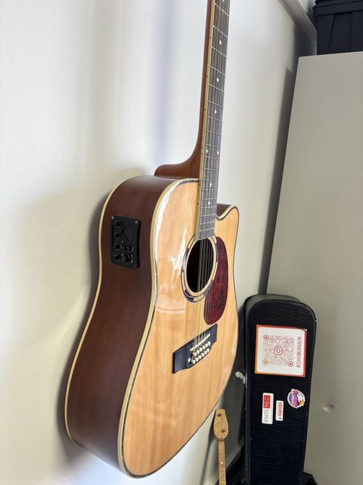 Гитара 12 струнная