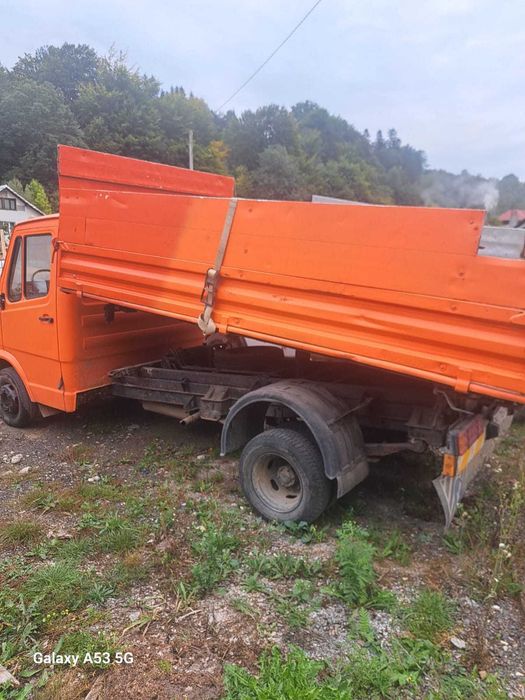 Mercedes 408D roti duble pe spate