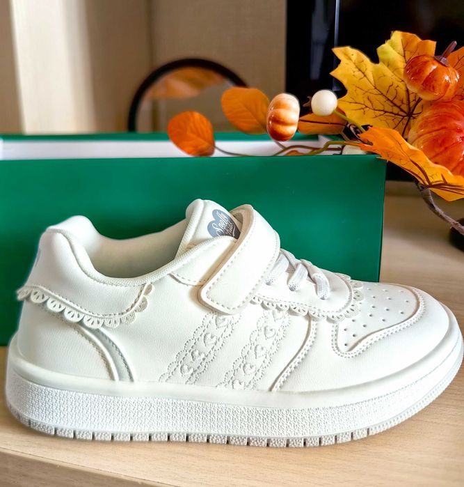 Кроссовки на липучках