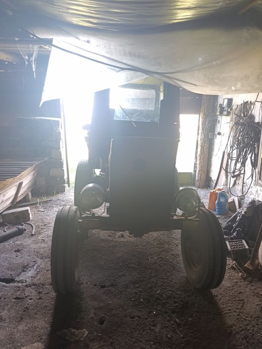 Продается дом и трактор с телегой