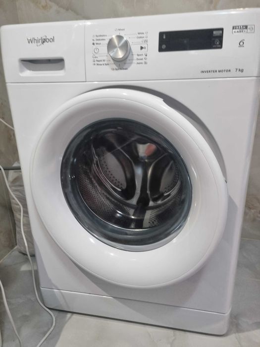 Vand Masina de spalat rufe Whirlpool 7 kg stare impecabila