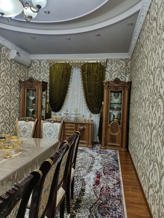 Shkaf stenka  mehmonxona uchun