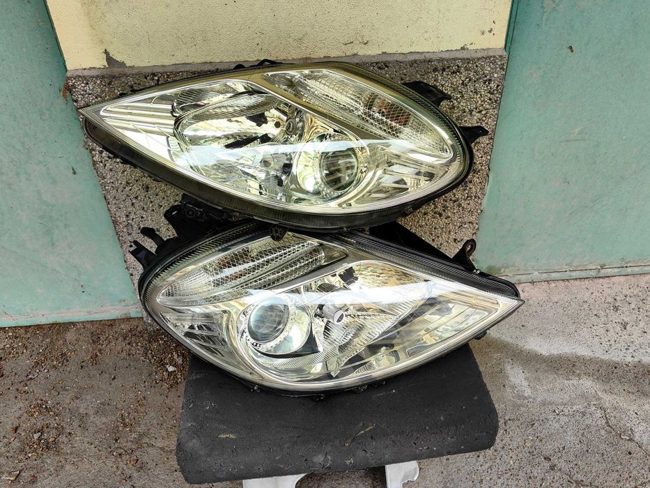 Оригинални  фарове  Ситроен Ц8  Citroen C8 Xenon