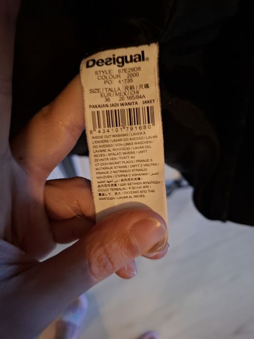 Geacă "Desigual", impermeabilă!