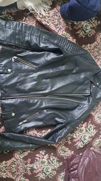 Зимний кожаный берет