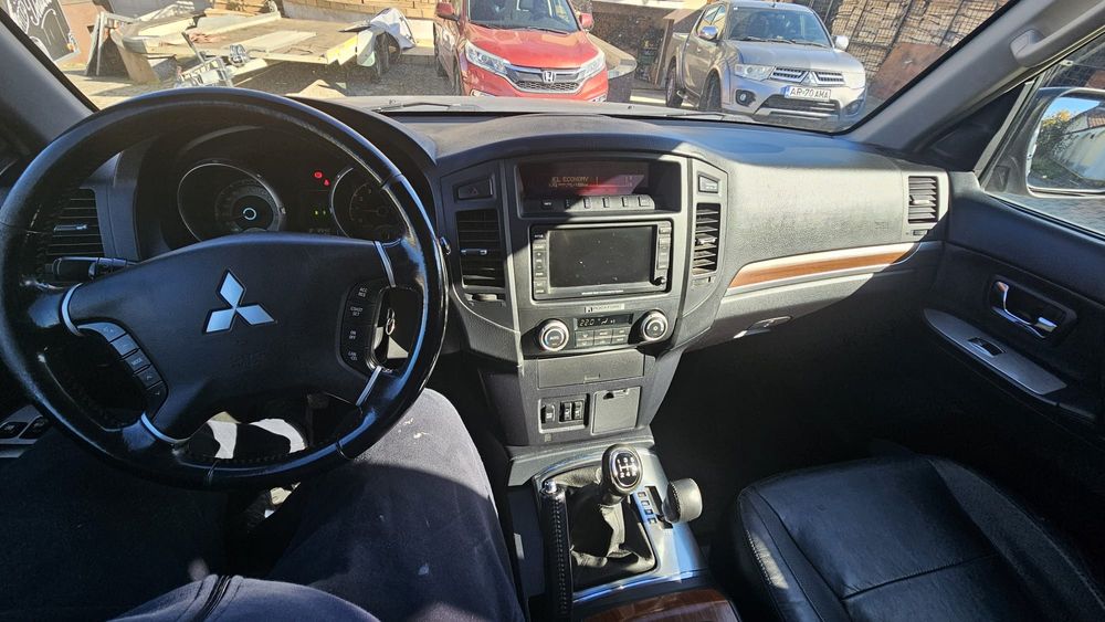 Mitsubishi pajero 2007