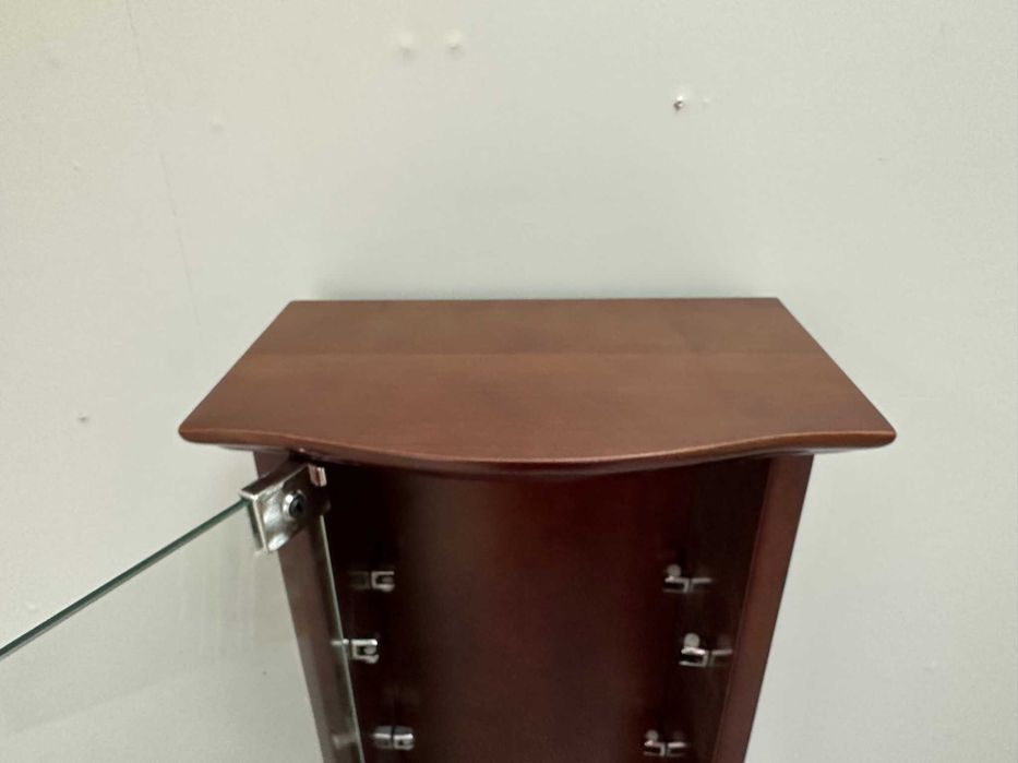 Малък кафяв шкаф със стъклена врата  с push бутон и хром панти