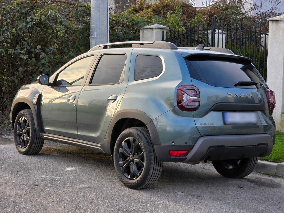 Dacia DUSTER Extreme 2023 1.0 ECO-G 100 "Adventure Line" Cedar Green GPL