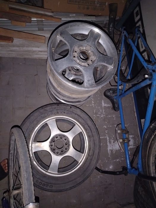 Титановый диска на мерседес -бенс 124 нормальном состояние