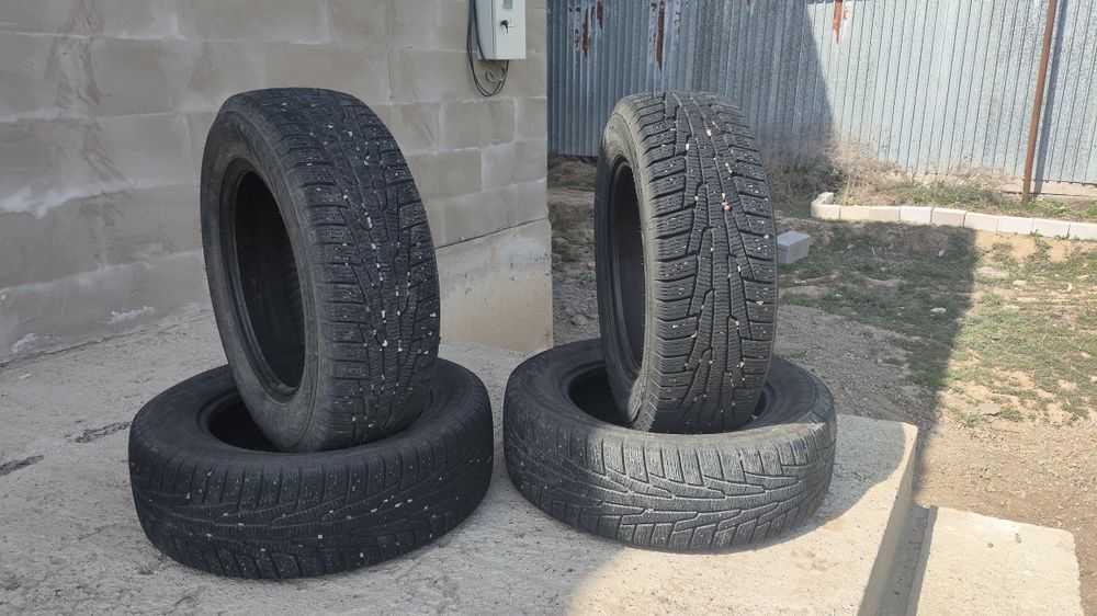 Комплект қыстық дөңгелектер сатам