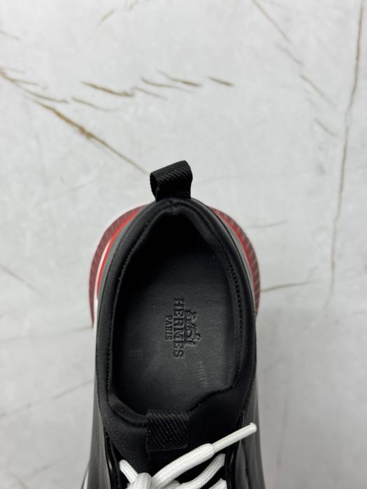 Продаю  Hermes кроссовки 42р