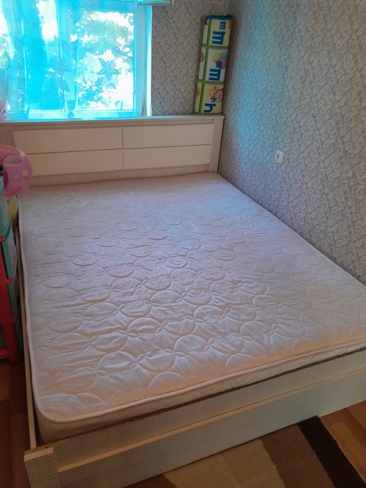 Продам двухспальнюю кровать