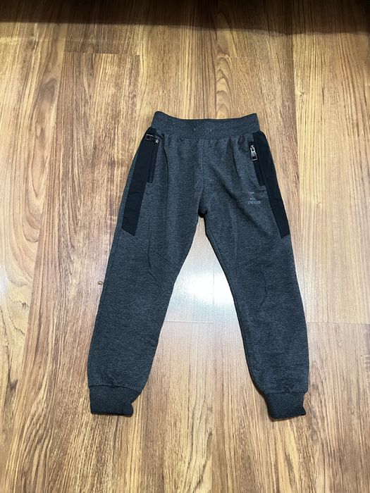 Одежда для малчика 4,5 лет почти новйе