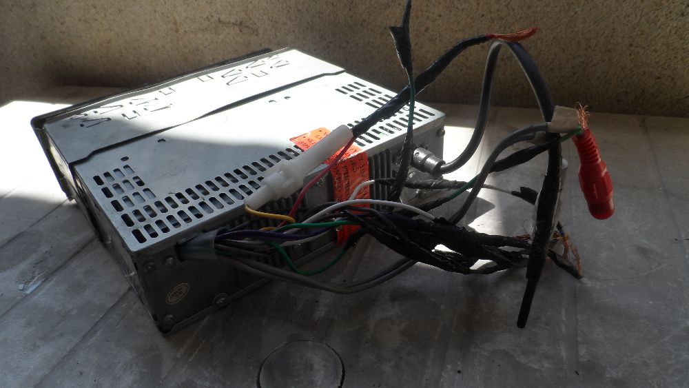 Авторадио CD плеър