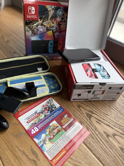 Consola Nintendo Switch OLED + Mario Kart 8 Deluxe