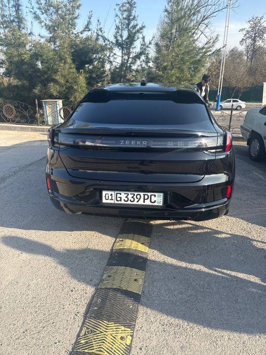 Zeekr 001 2023
