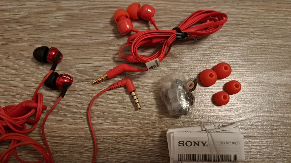 2бр Слушалки с жак 3.5. Sony/JBL