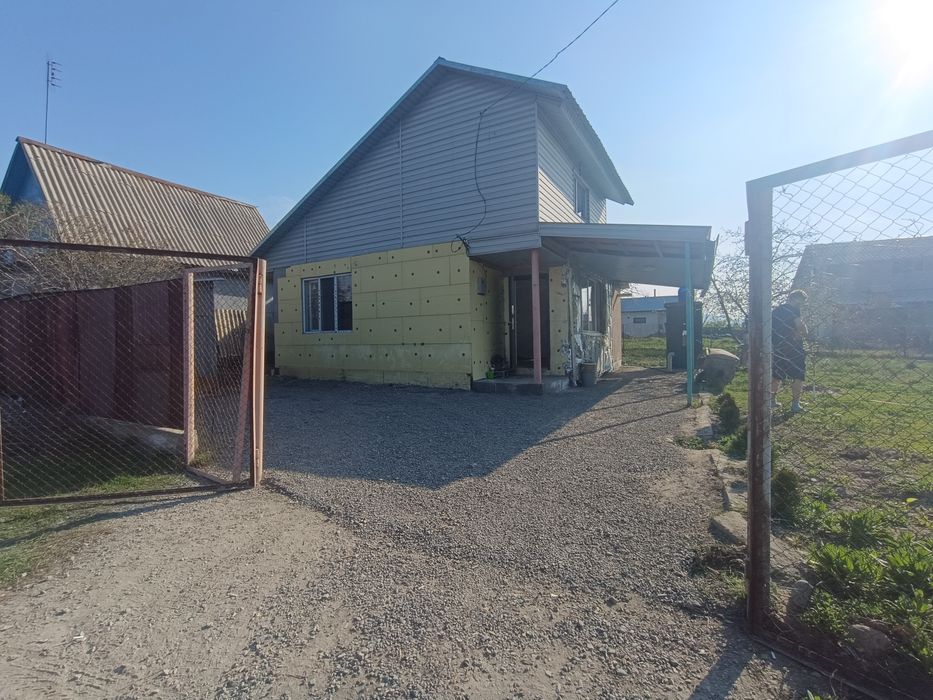 Продам дачу на баке