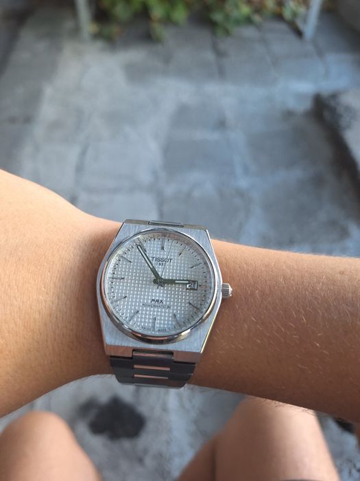Продавам tissot рrx powermatic 80.