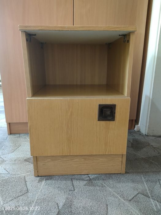 продам 2 тумбочки