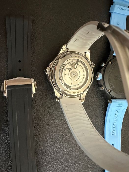Breitling Endurance Pro 44 1700 евро