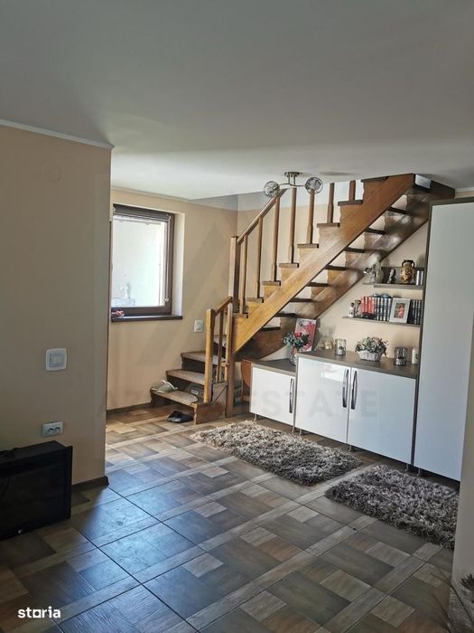 Casa renovata 3 camere teren liber 1250 mp grădină 1400 mp in Colun