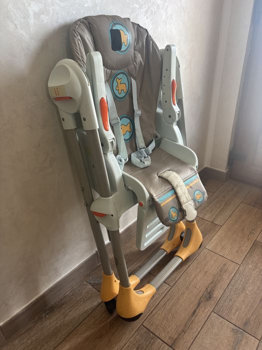 Scaun de masa chicco+cadou suport baie